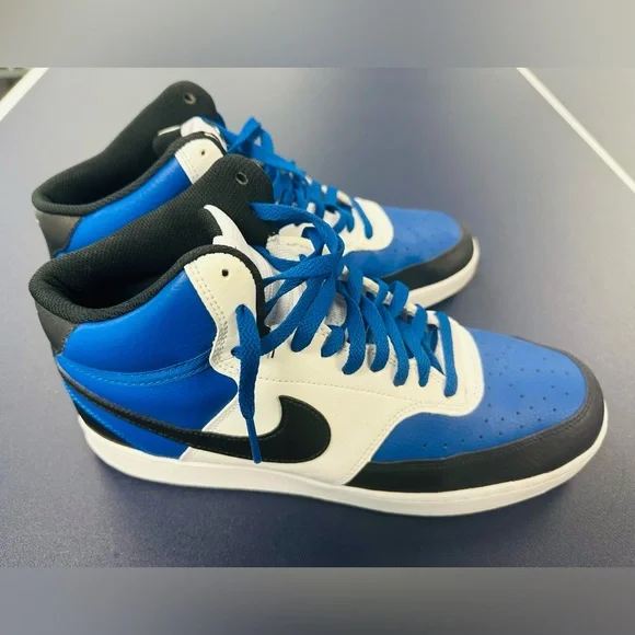 Nike High Tops ⛹🏻♂️ - Picture 1 of 4